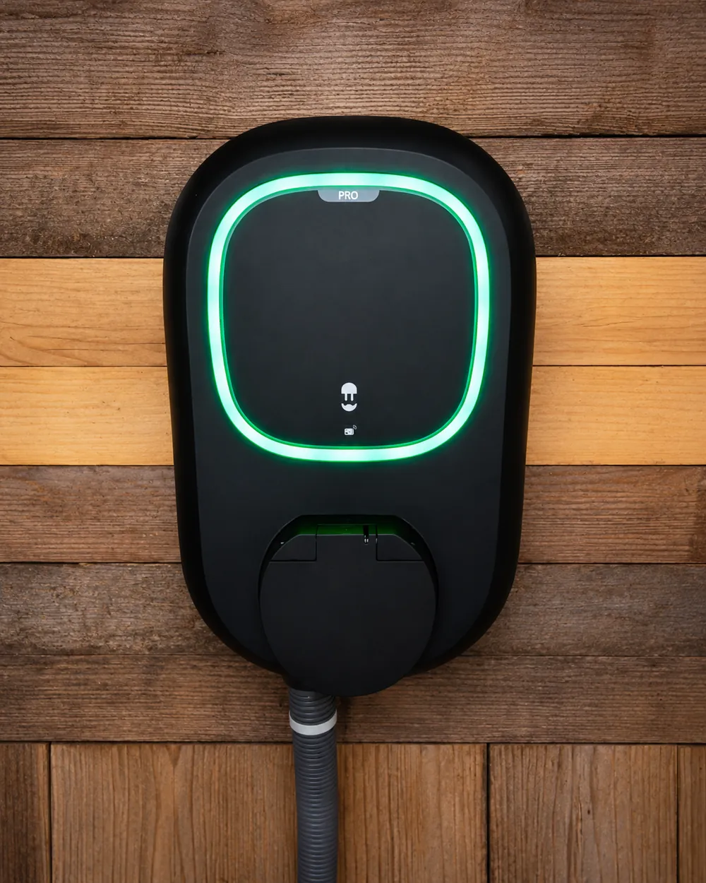 Borne de recharge Wallbox installée par DHAF Énergie